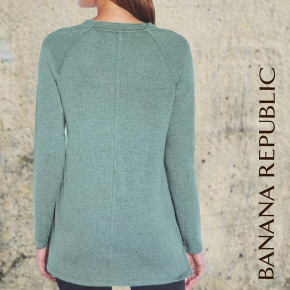Banana Republic | V-Neck Long Sleeve Tunic | Green | NWT - Picture 2 of 6